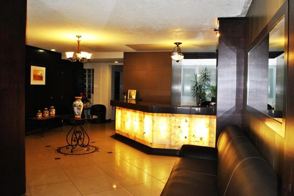 Hotel Marcella Clase Ejecutiva موروليا المظهر الخارجي الصورة