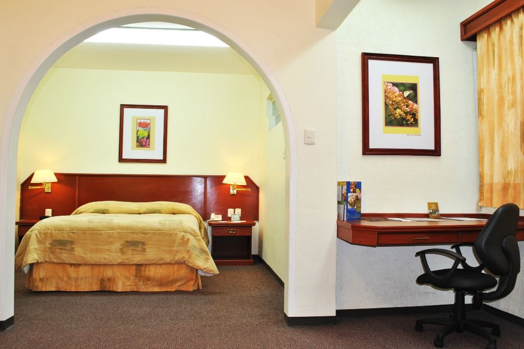 Hotel Marcella Clase Ejecutiva موروليا المظهر الخارجي الصورة